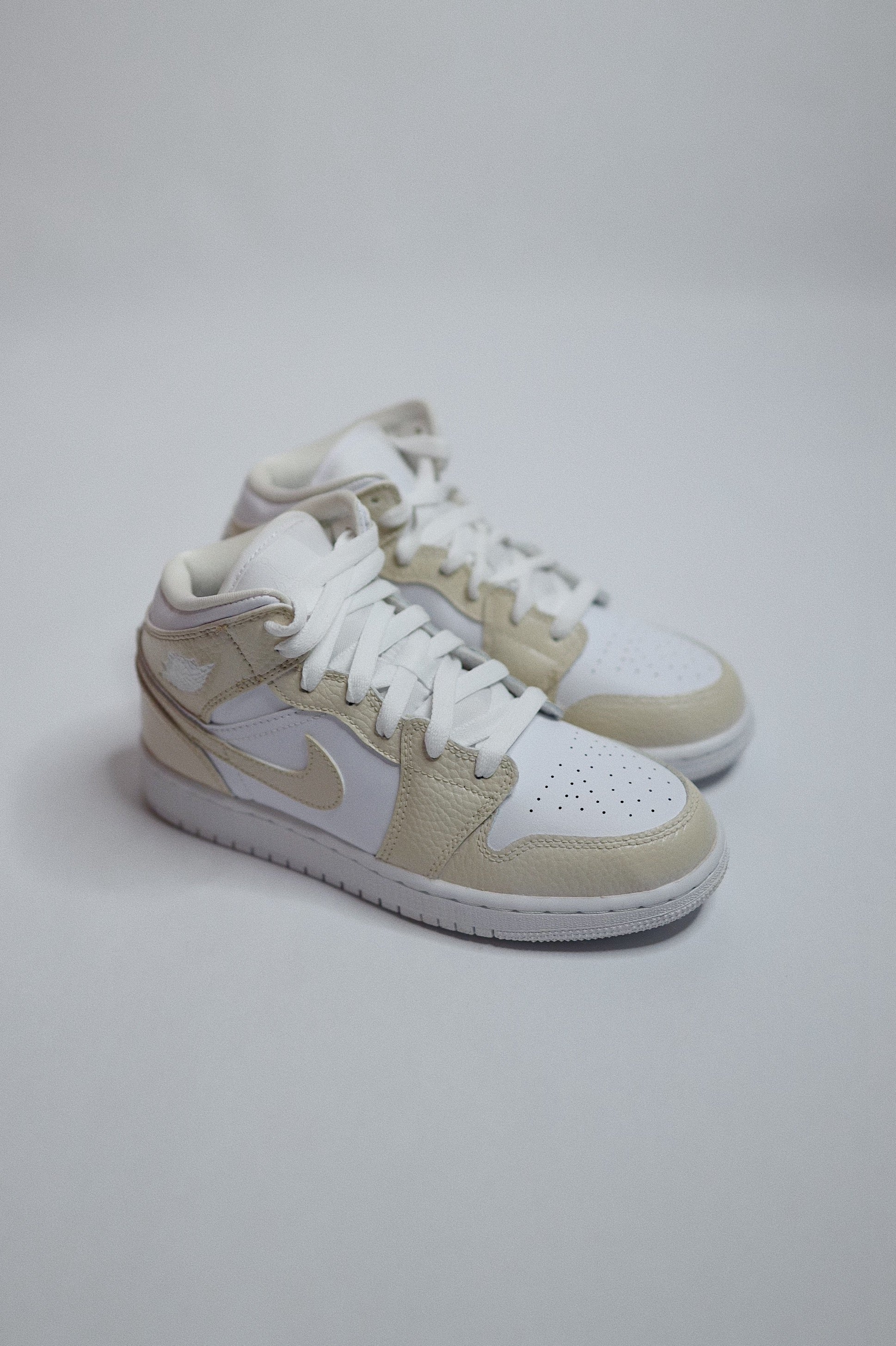 AJ1 Beige — Sample Pair