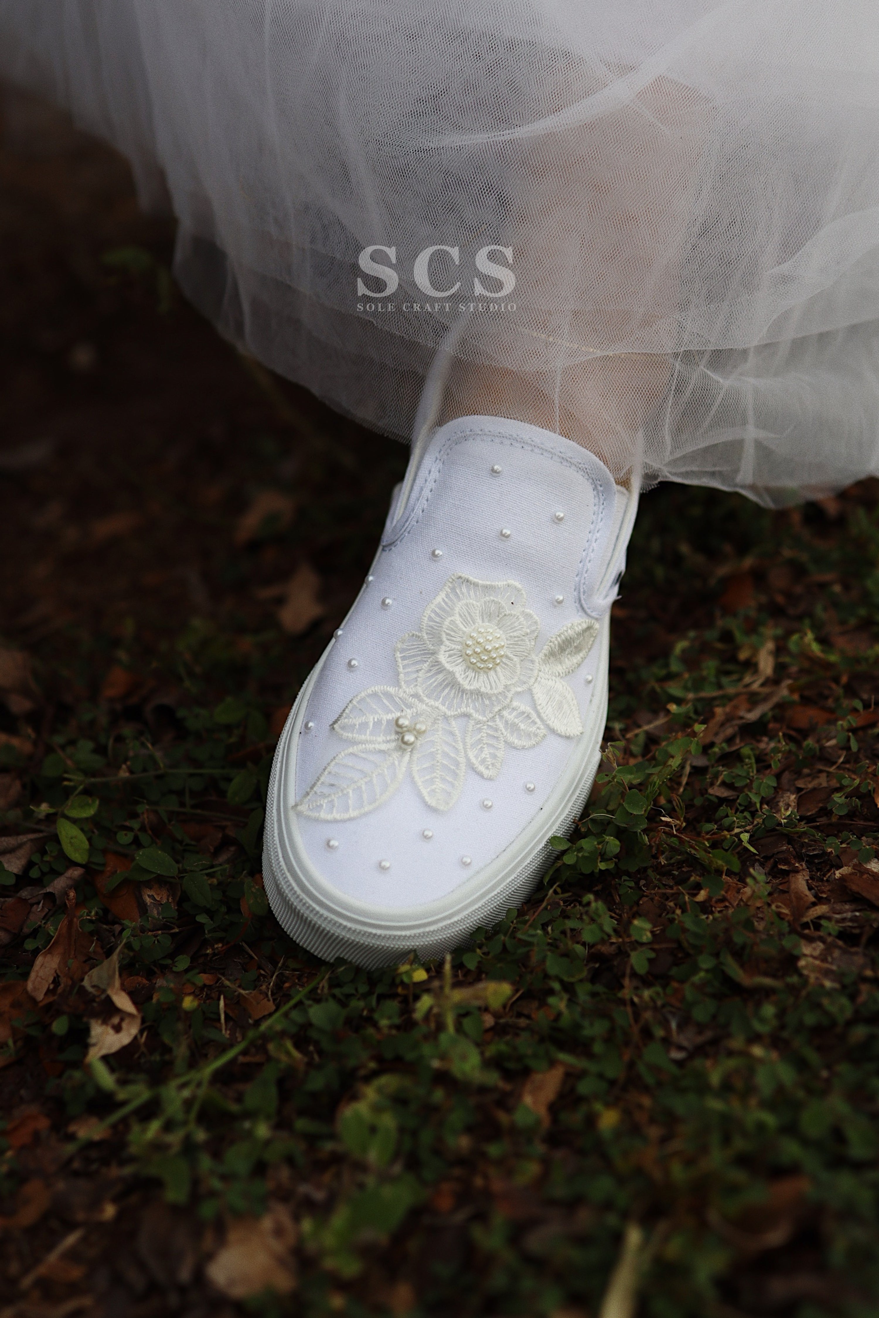 その他 MOLLY VANS &  White & Childishness Vans X Space Molly Sneaker Collaboration Unveiled