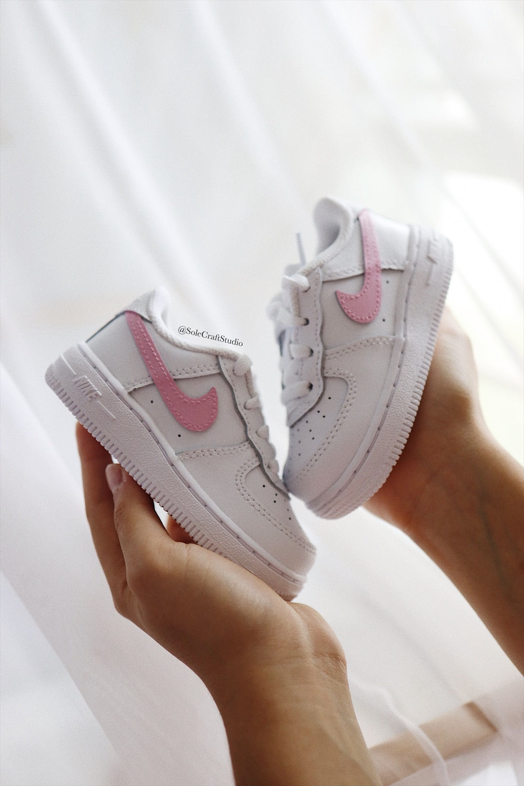 Air Force Low Custom Kids Shoes Bubblegum Pink Swoosh Hand