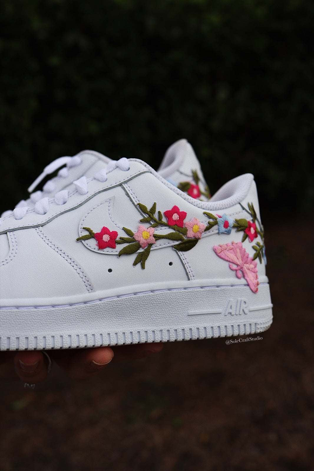 New Nike Air Force sold 1 Floral Embroidery Sneaker Shoes Size US 9.5